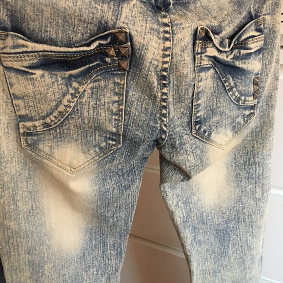 Acid wash style skinny ripped jeans - size 0 - Picture 11 of 12